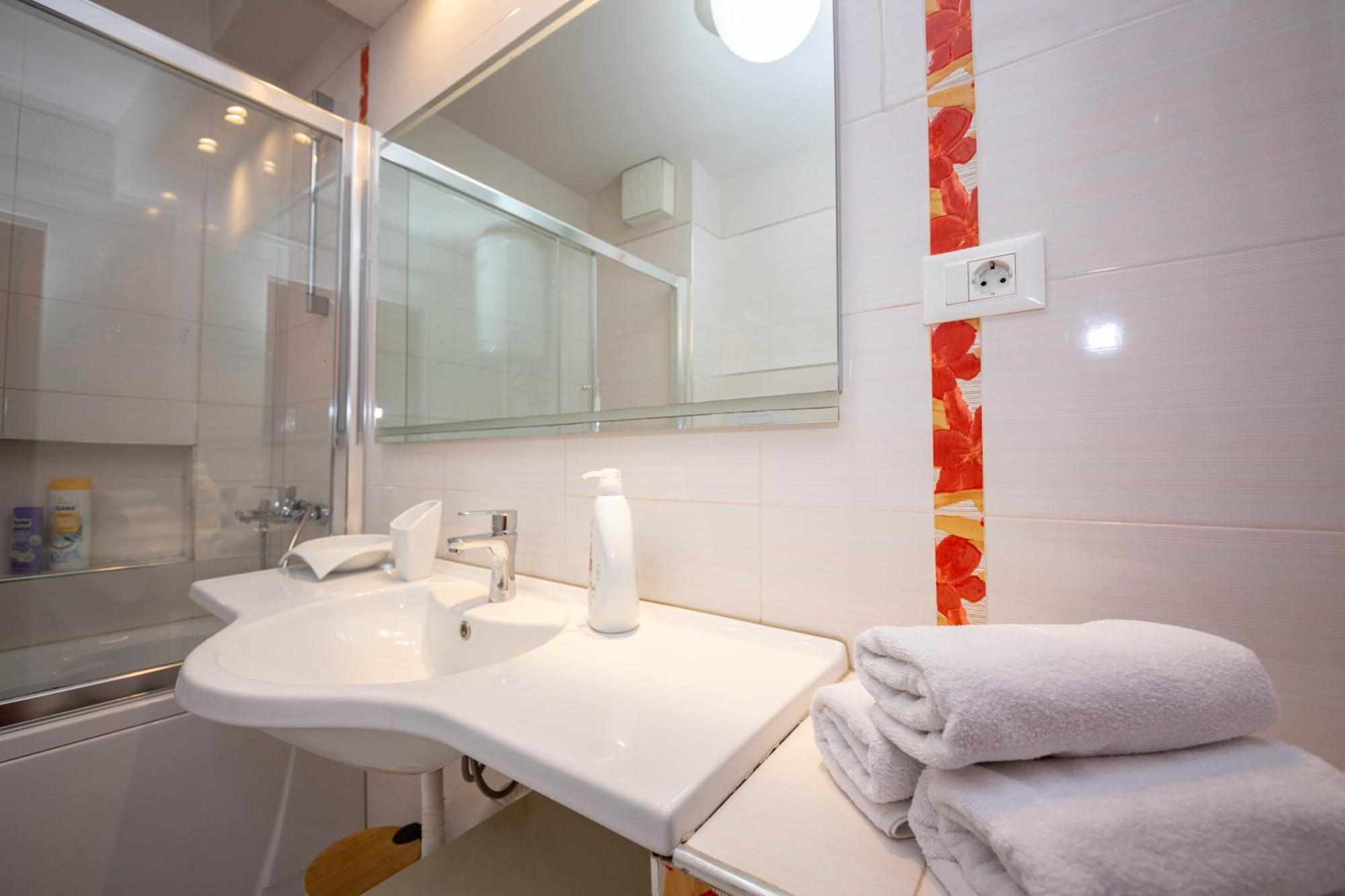 טיראנה Blloku Unique Apartments 3 מראה חיצוני תמונה